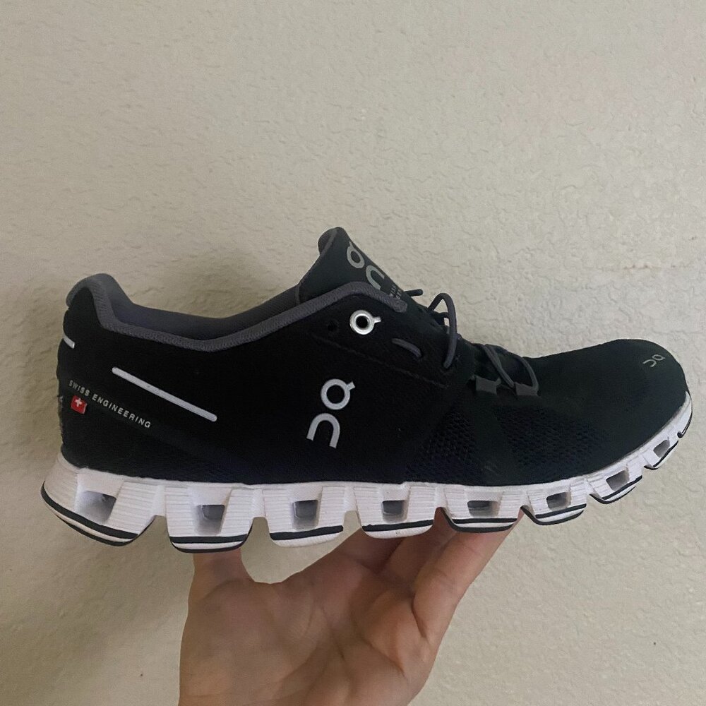 On Cloud womens size 7 running shoe